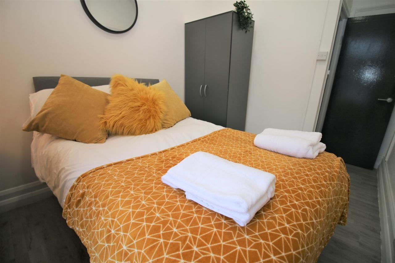 Free Local Parking - Fast Wifi - Sleeps 10 Guests By Property Promise Cardiff Kültér fotó