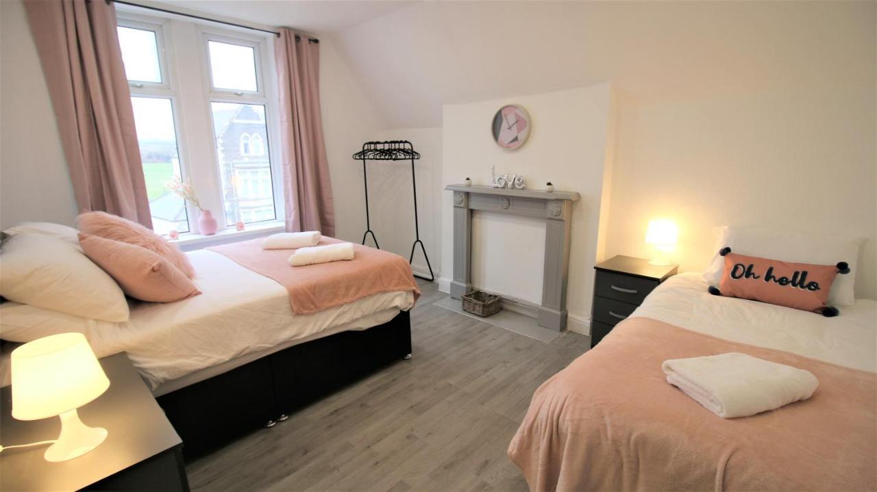 Free Local Parking - Fast Wifi - Sleeps 10 Guests By Property Promise Cardiff Kültér fotó