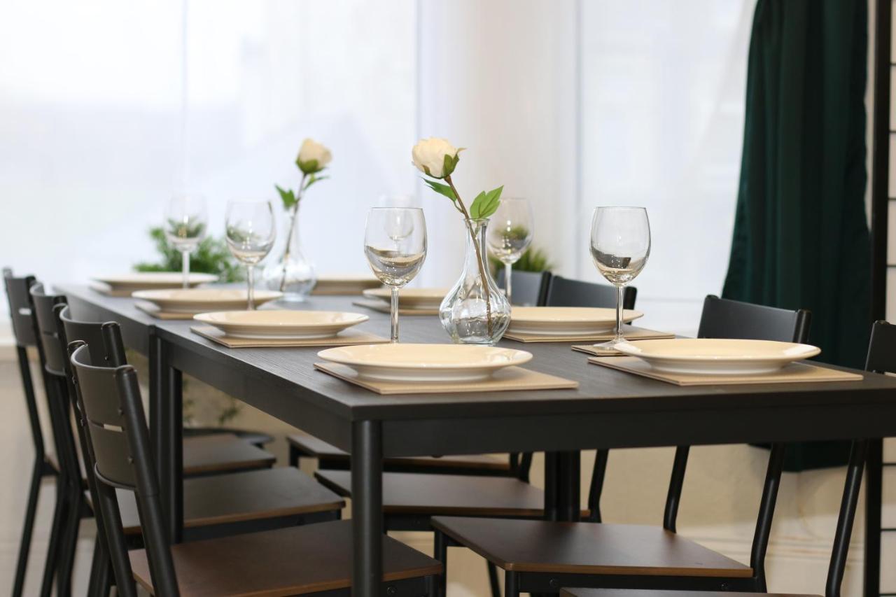 Free Local Parking - Fast Wifi - Sleeps 10 Guests By Property Promise Cardiff Kültér fotó