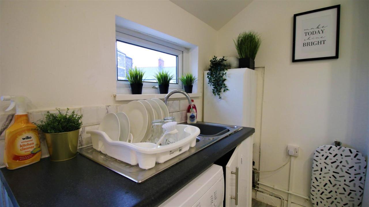 Free Local Parking - Fast Wifi - Sleeps 10 Guests By Property Promise Cardiff Kültér fotó